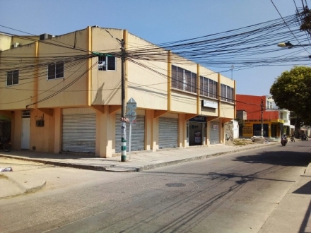 Local en San José de Los Campanos Piso 1